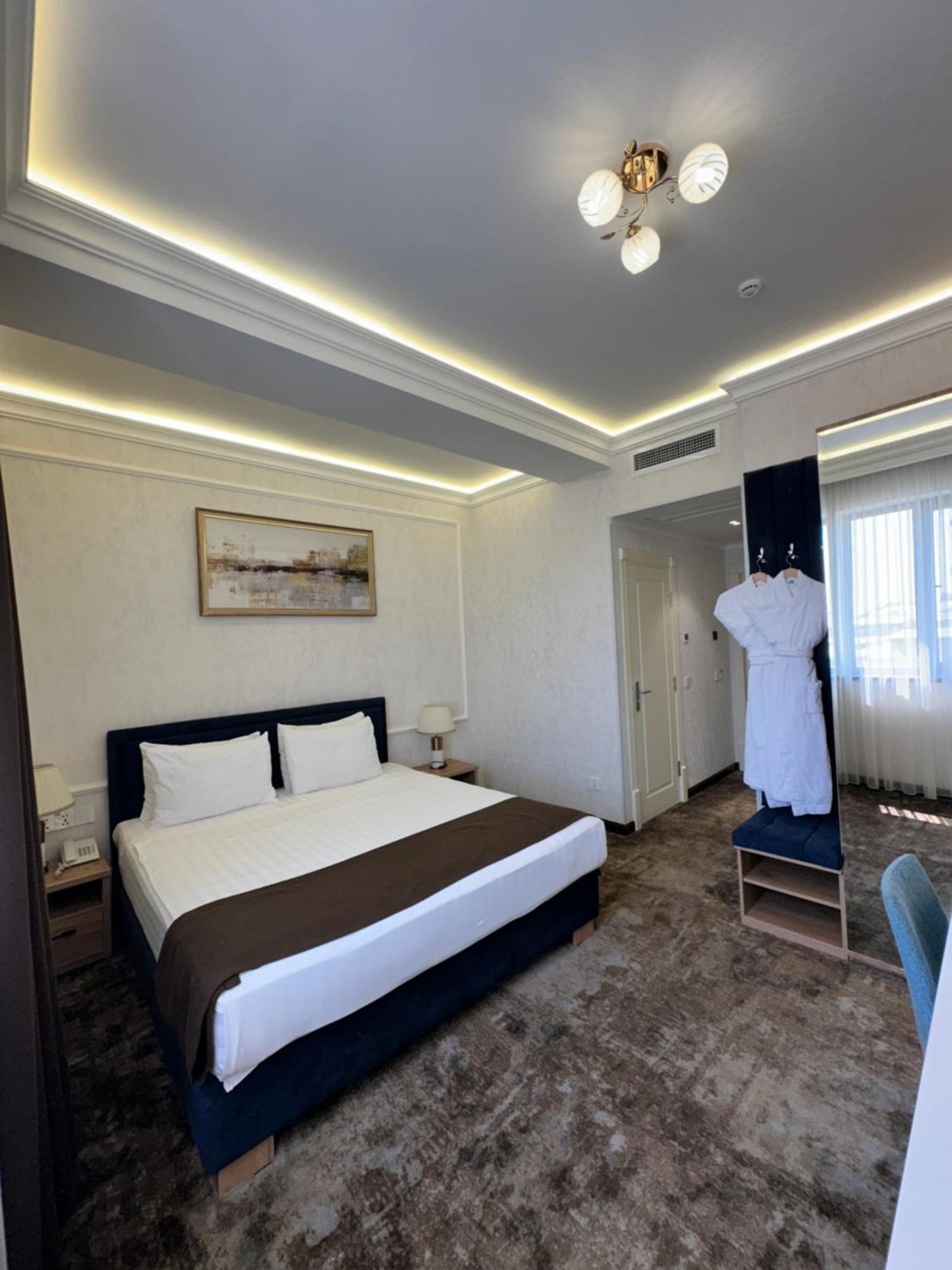 Garnet Hotel Tashkent Exterior photo
